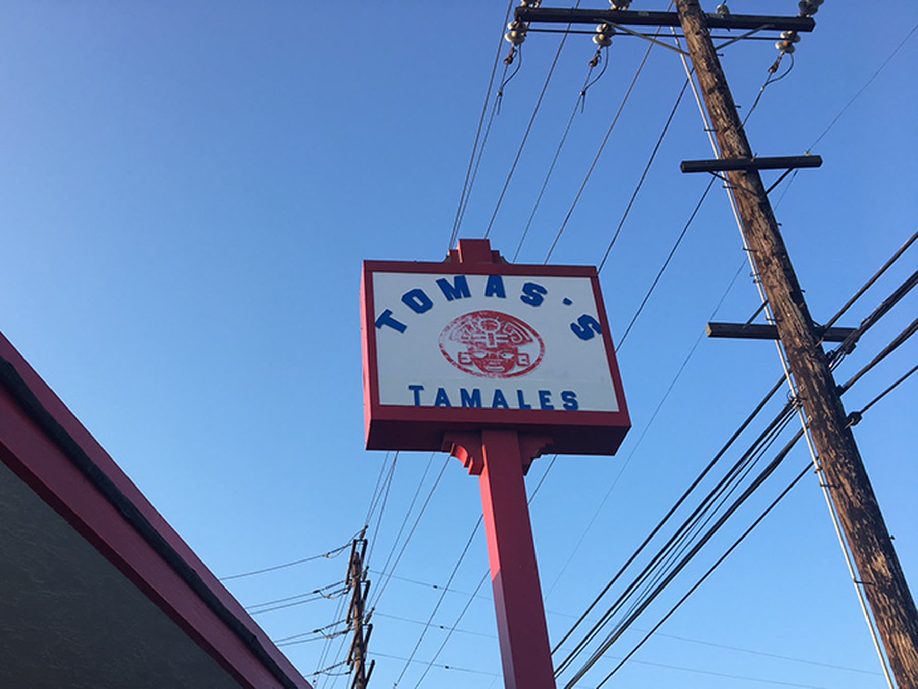 Tomas’s Tamales pole sign